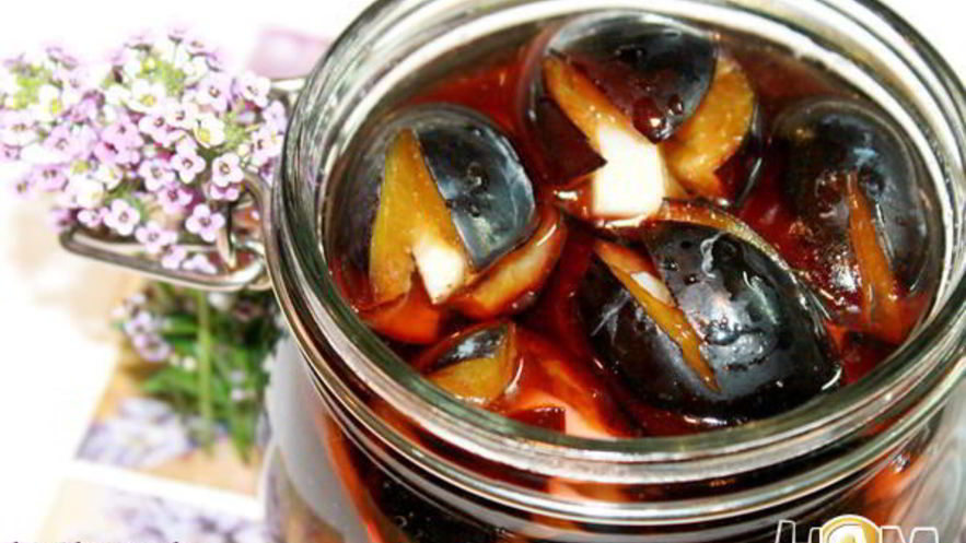 Рецепт сливы маринованной с чесноком