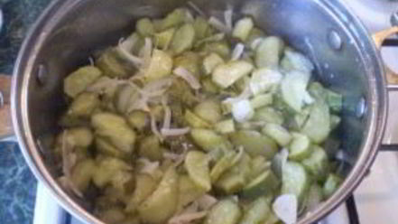 Рецепт огурчиков с луком на зиму