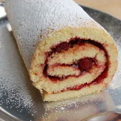 Рецепт Бисквитного рулета с повидлом