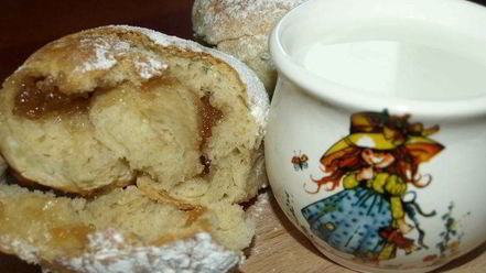 Рецепт булочек с яблочным повидлом