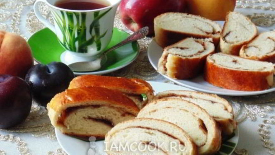 Рецепт сдобного рулета с повидлом