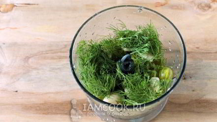 Рецепт приправы из крыжовника с чесноком на зиму