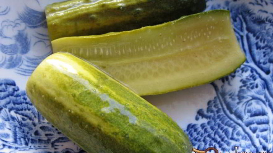 Рецепт малосольных огурцов за 15 минут