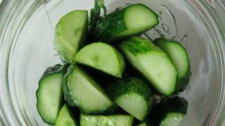 Рецепт малосольных огурцов за 15 минут