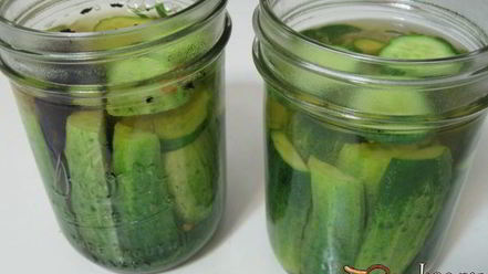 Рецепт малосольных огурцов за 15 минут