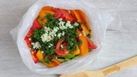 Рецепт малосольных овощей в пакете