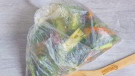 Рецепт малосольных овощей в пакете