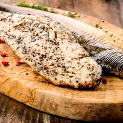 Рецепт Соленой скумбрии с розовым перцем