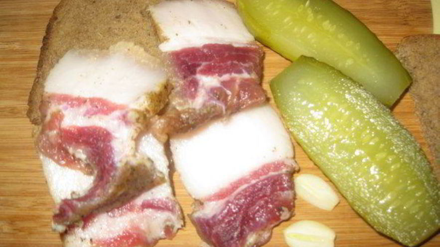Рецепт соленого сала с мясными прослойками