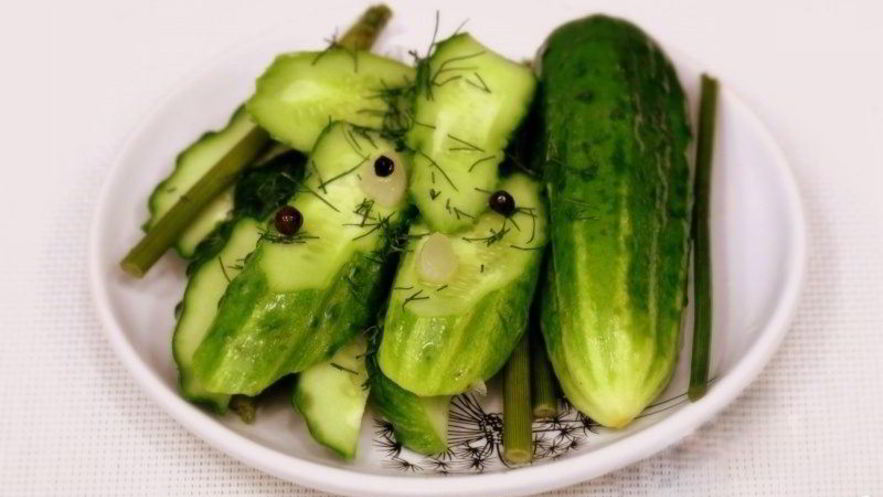 Рецепт закатки малосольных огурцов