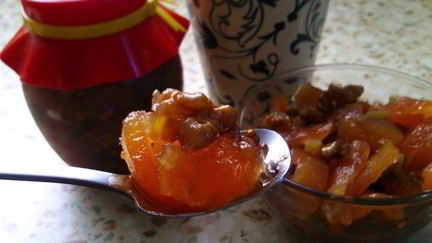 Рецепт Айвового варенья с грецкими орехами