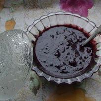 Шоколадное сливовое варенье с орехами