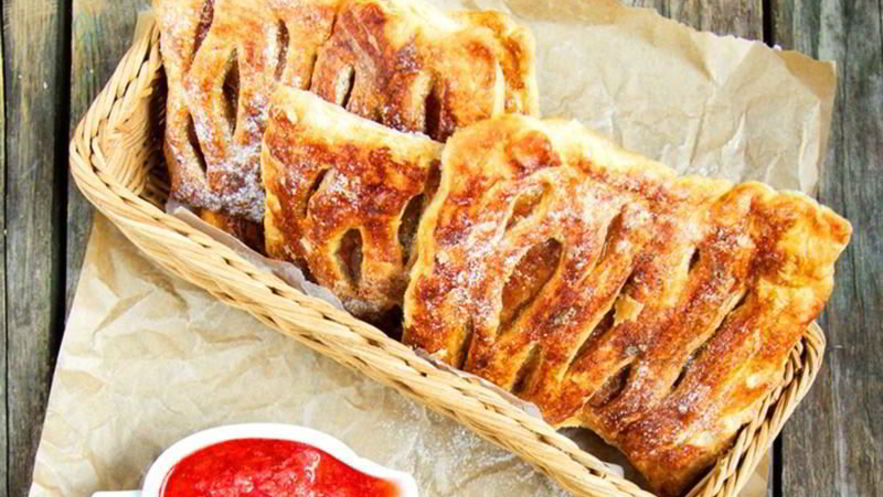 Рецепт слоеных булочек с вареньем