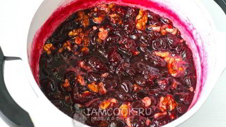 Рецепт варенья из черешни с грецким орехом