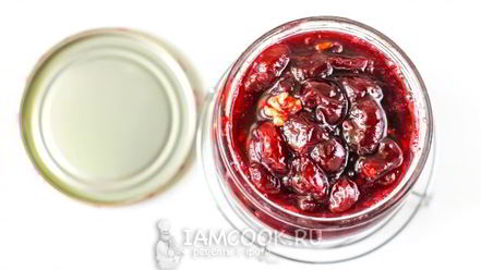 Рецепт варенья из черешни с грецким орехом