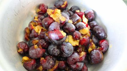 Рецепт варенья из слив с грецкими орехами по-грузински