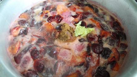 Рецепт варенья из слив с грецкими орехами по-грузински