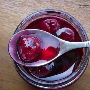 Рецепт Варенья из вишни с корицей и коньяком