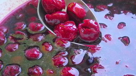 Рецепт варенья из вишни с корицей и коньяком