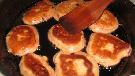 Рецепт ягодных оладушек