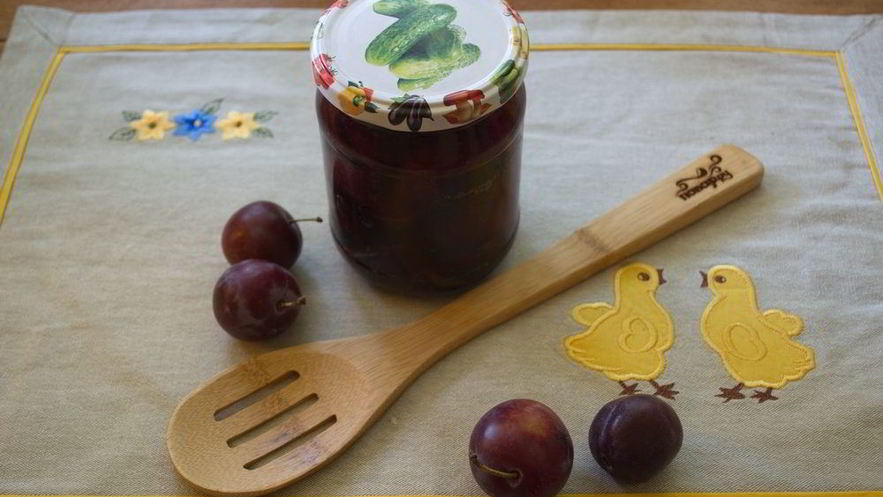 Рецепт закатки слив на зиму