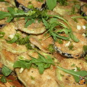 Рецепт Ассорти из кабачков и баклажанов в цельнозерновой муке с чесноком и рукколой