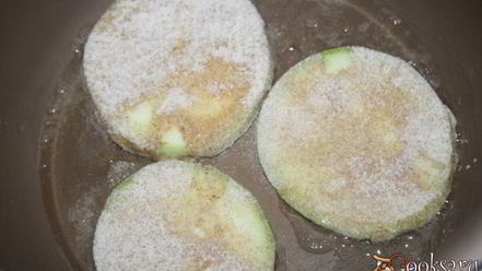 Рецепт ассорти из кабачков и баклажанов в цельнозерновой муке с чесноком и рукколой