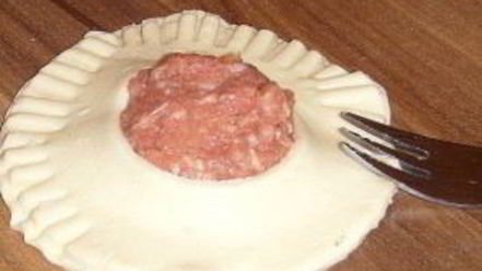 Рецепт беляшей из слоеного теста