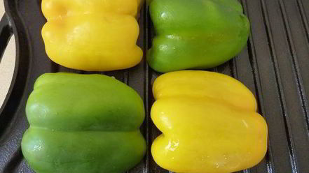 Рецепт брускетты с жареным перцем