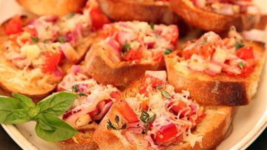 Рецепт брускетты классической и с грибами