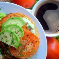 Брускетта с авокадо