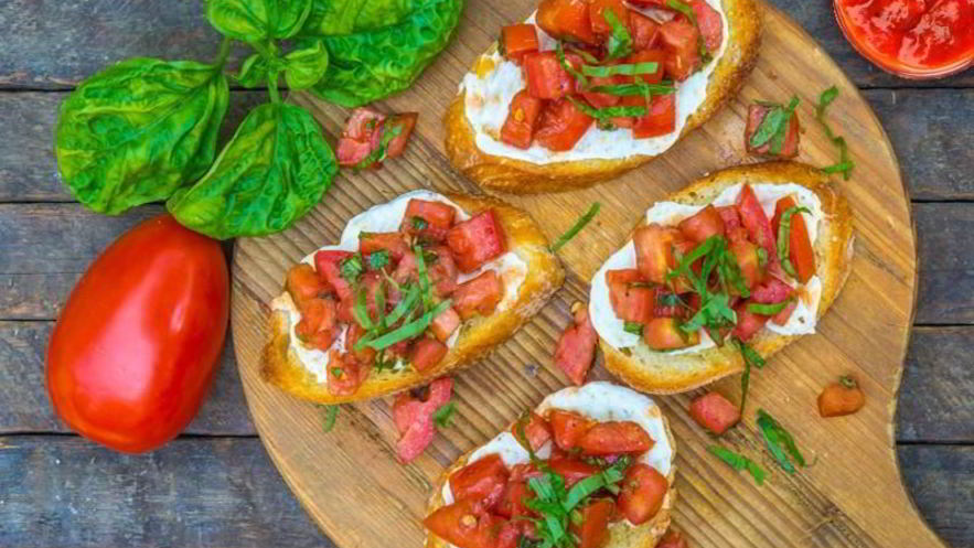 Рецепт брускетты с базиликом