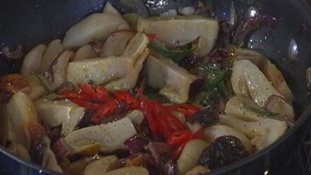 Рецепт брускетты с белыми грибами, чили и розмарином