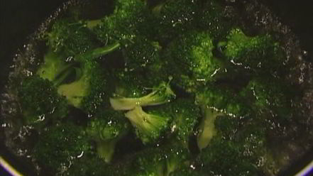 Рецепт брускетты с брокколи, чили и чесноком