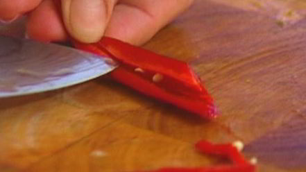 Рецепт брускетты с брокколи, чили и чесноком