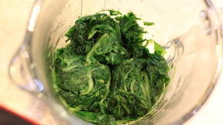 Рецепт брускетты с фасолью и яйцом пашот