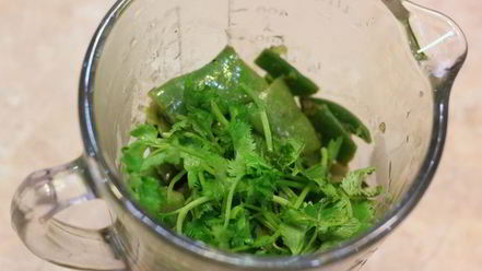 Рецепт брускетты с фасолью и яйцом пашот