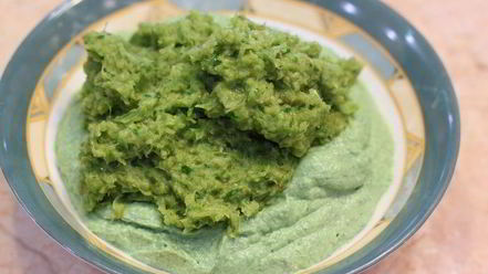 Рецепт брускетты с фасолью и яйцом пашот