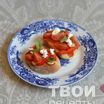 Рецепт Брускетты с фетой, базиликом и овощами