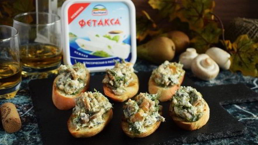 Рецепт брускетты с грибами и грушей