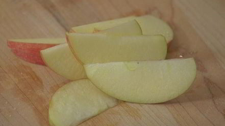 Рецепт брускетты с инжиром, яблоком и сыром