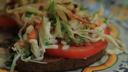 Рецепт брускетты с крабами