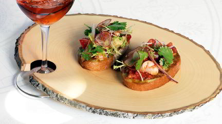 Рецепт Брускетты с креветками и муссом из авокадо