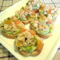 Брускетта с креветками