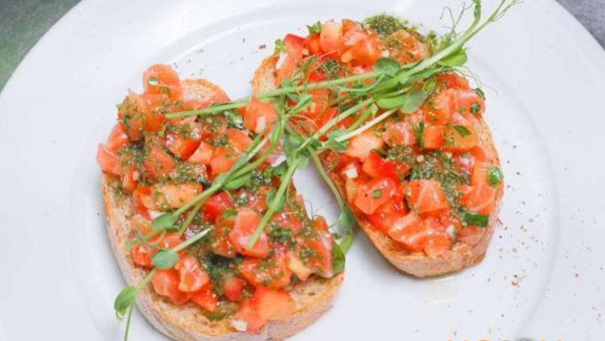 Рецепт брускетты с лососем