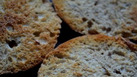 Рецепт брускетты с огурцом и подкопченным лососем