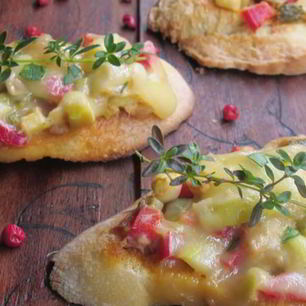 Рецепт Брускетты с овощами и тунцом