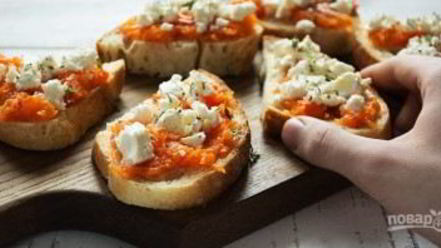 Рецепт брускетты с печеной тыквой и фетой