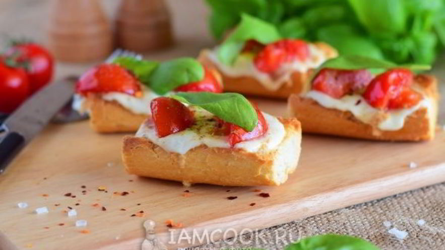 Рецепт брускетты с помидорами черри и моцареллой