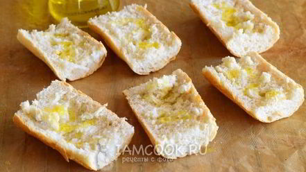 Рецепт брускетты с помидорами черри и моцареллой